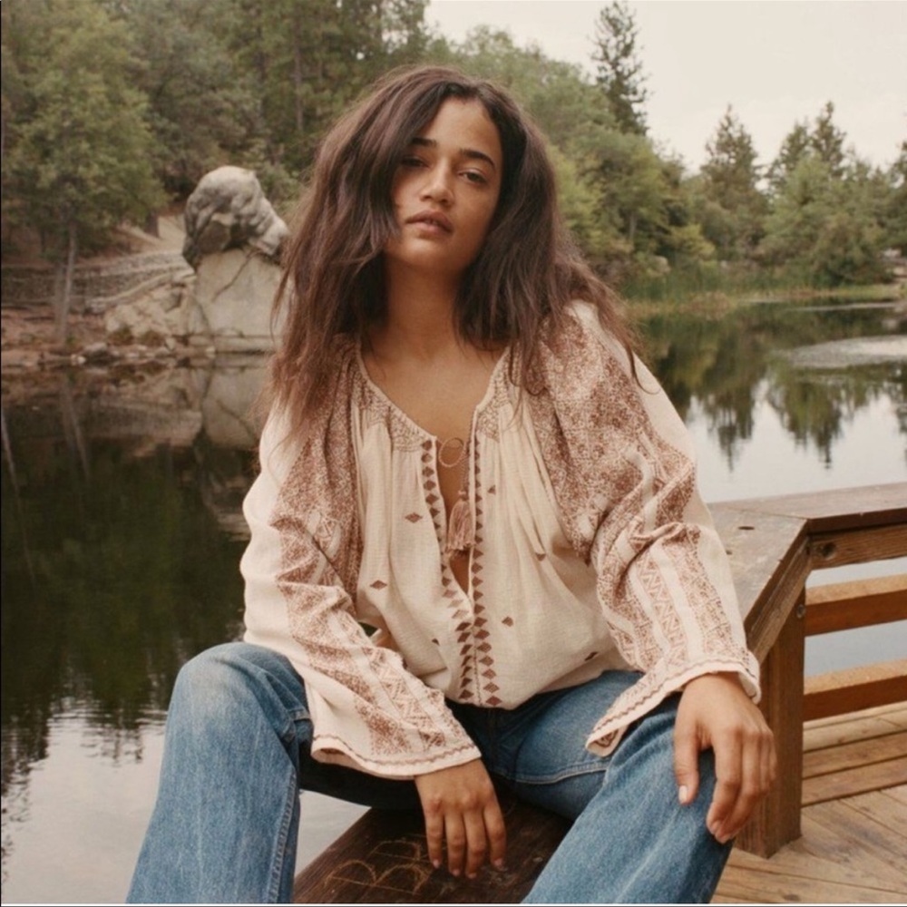 DOEN Mystic Embroidered Peasant Top